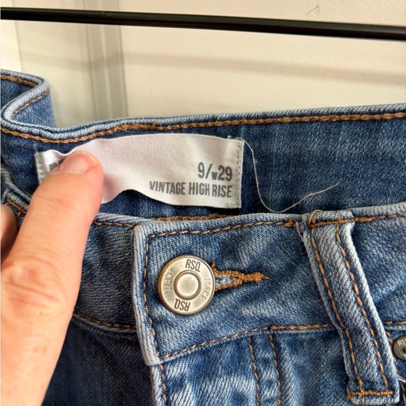 RSQ Vintage High Rise  Denim Button Fly Shorts. Size 9/29 juniors - Picture 3 of 9